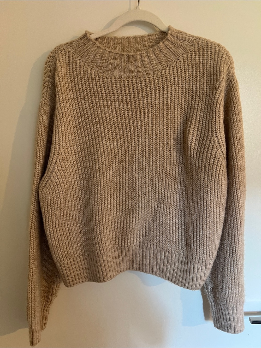 Pull&Bear Women's Chunky Scoop-Neck Sweater in Beige